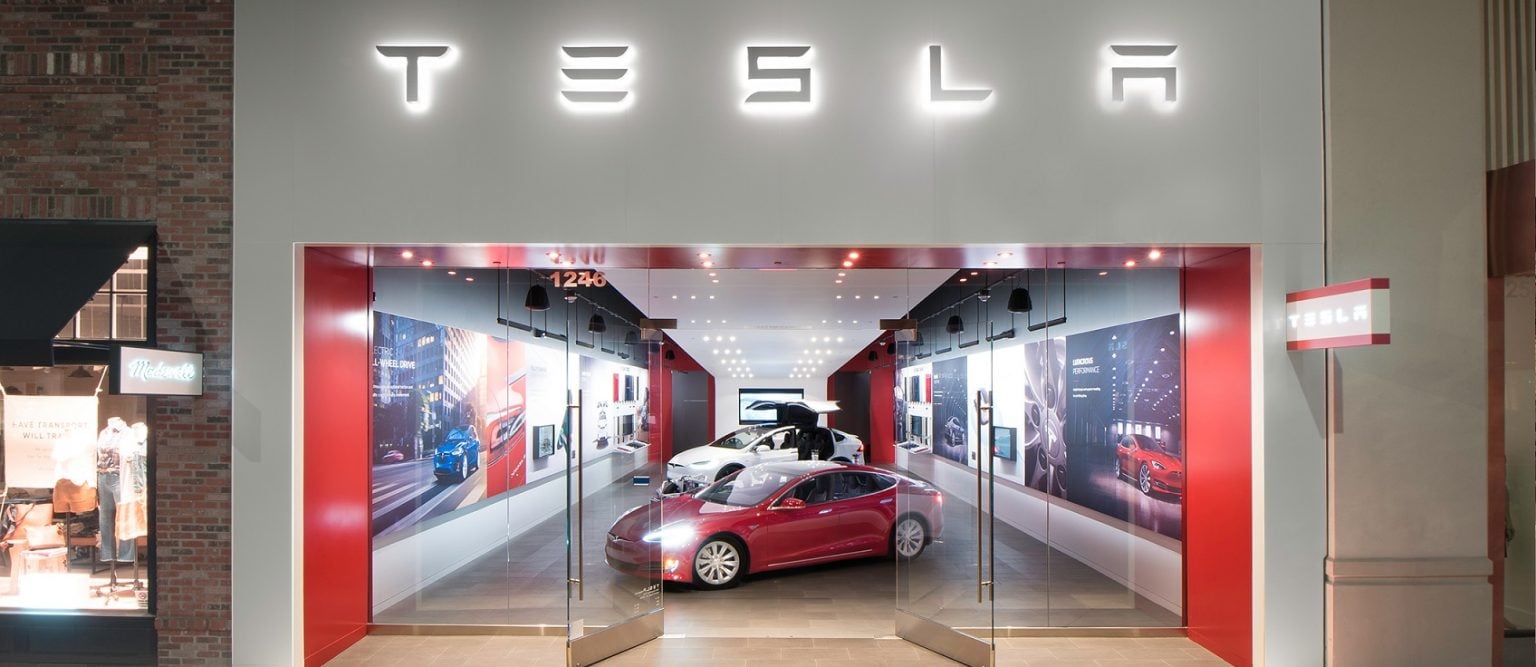 No Tesla Dealerships: Why the Tesla Store is the Future of Car Buying