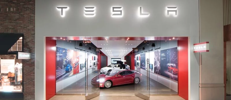 No Tesla Dealerships: Why the Tesla Store Model is the Future