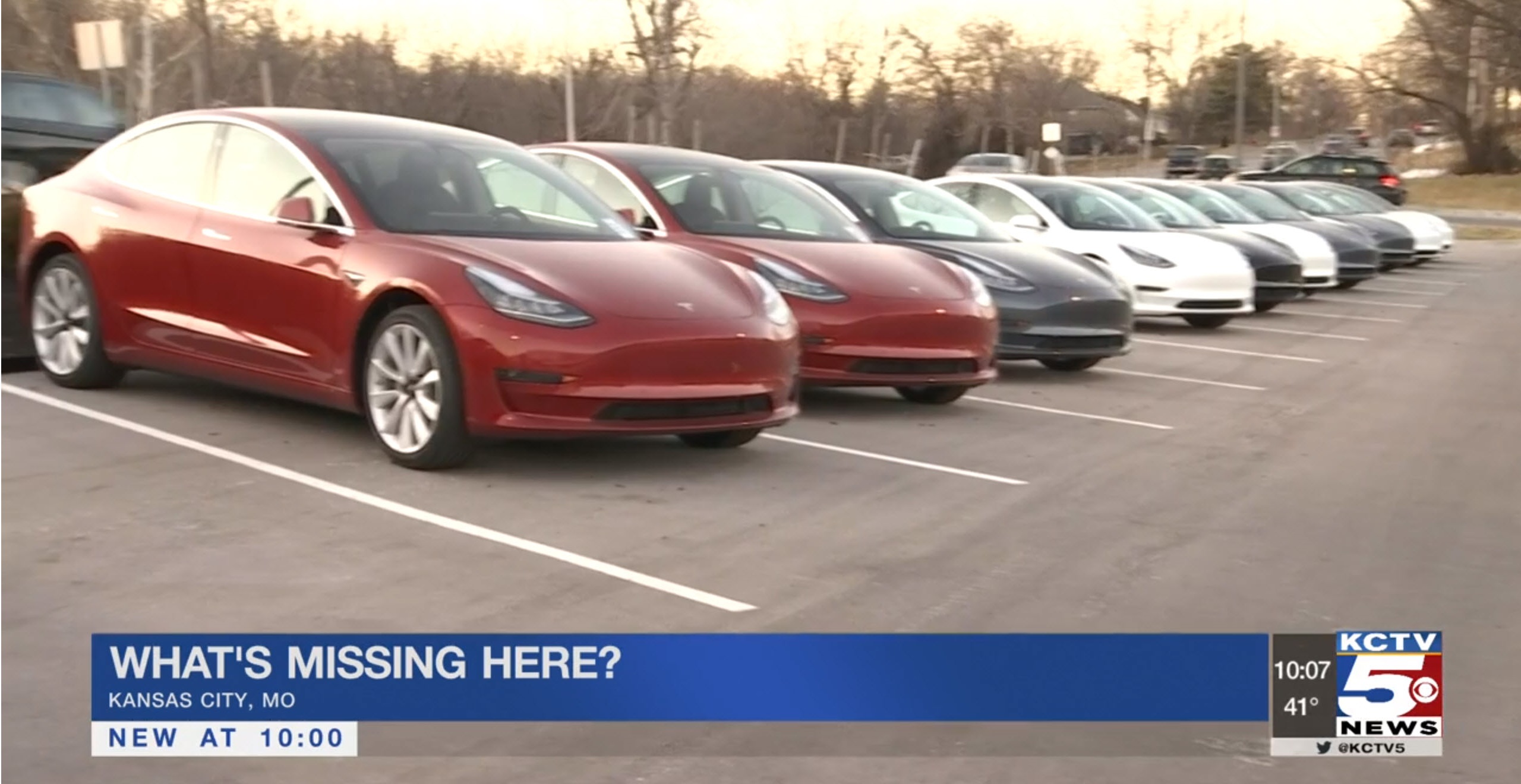 Tesla Banned at KC Auto Show, So Tesla Owners Hold Their Show Outside