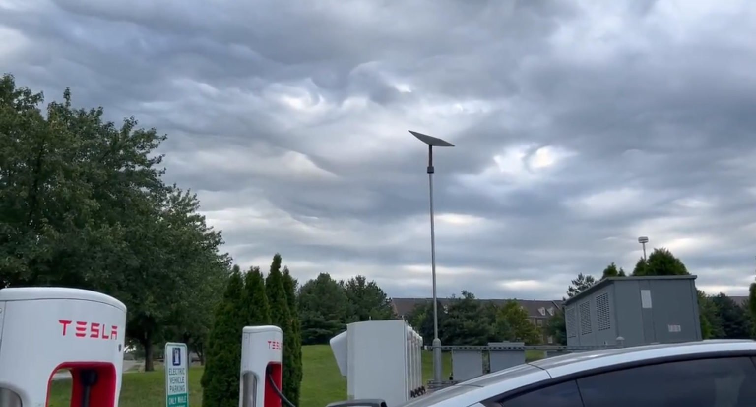 Tesla Deploys Starlink Connectivity at Superchargers in Lexington