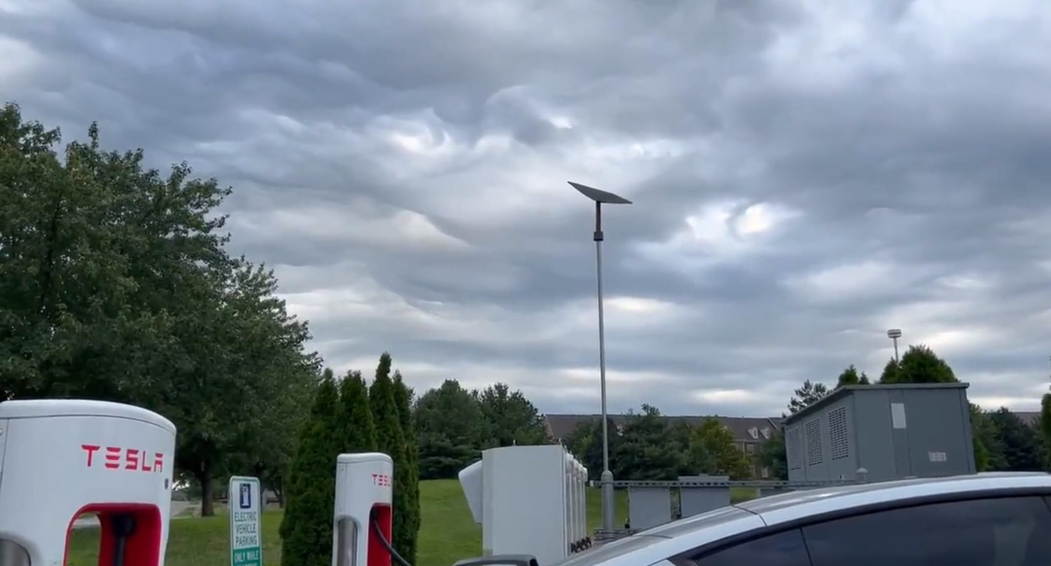 Tesla Deploys Starlink Connectivity at Superchargers in Lexington